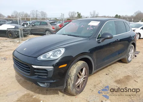2016 Porsche Cayenne z USA, uszkodzony, nr VIN WP1AA2A22GLA03468